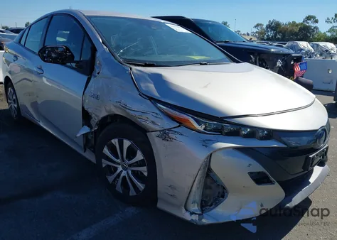 2021 Toyota Prius Prime Le z USA, uszkodzony, nr VIN JTDKAMFP6M3178419